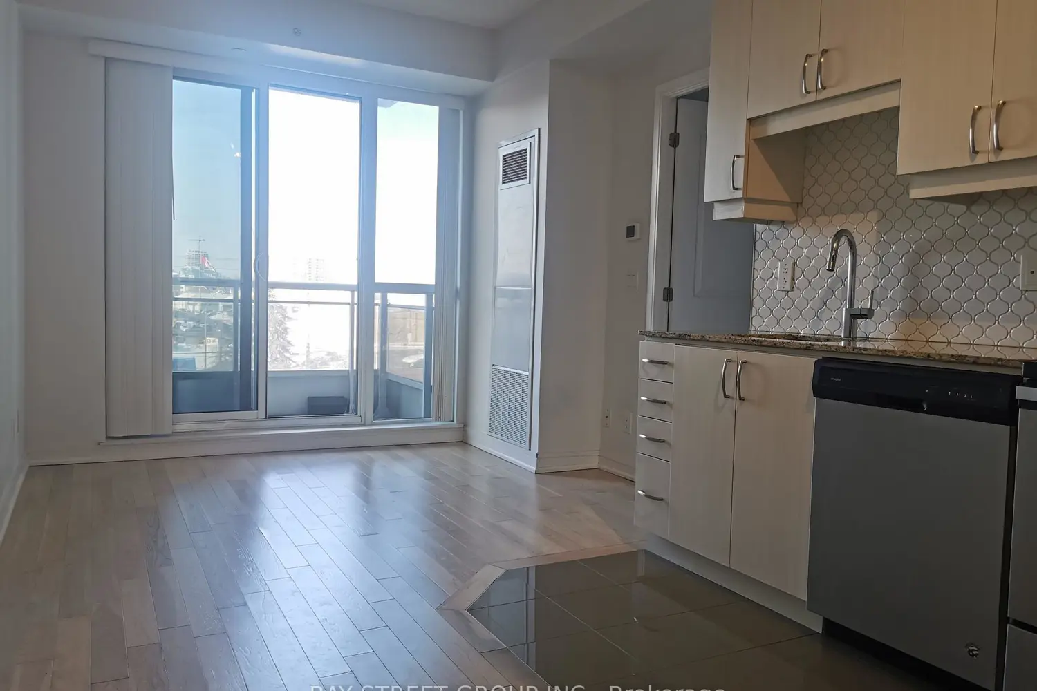 9205 Yonge Street 419 photo 5