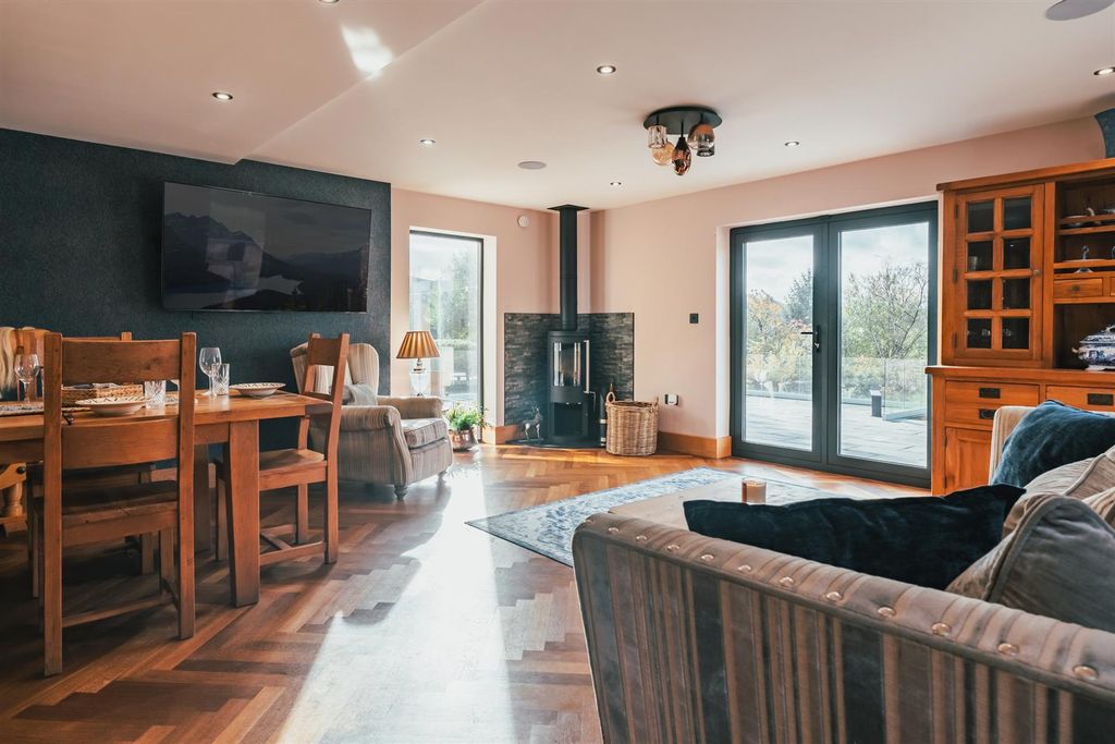 Additional image 14 of 4 bed detached house for saleStation Road, Hope, Hope Valley S33