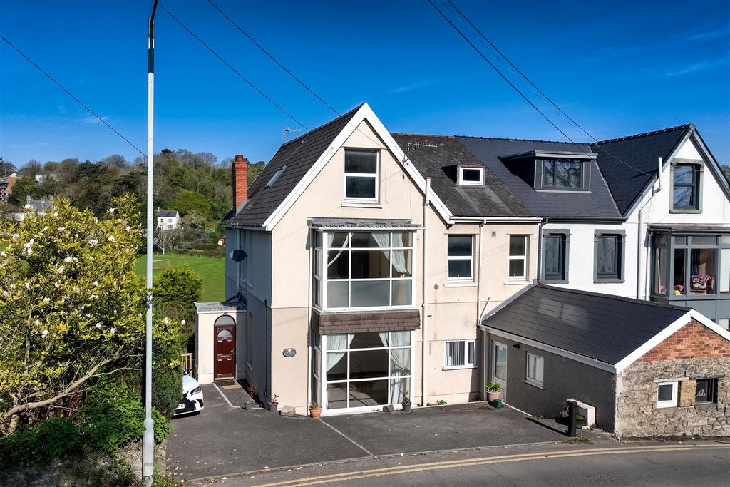 2 bed flat for saleLangland Road, Mumbles SA3