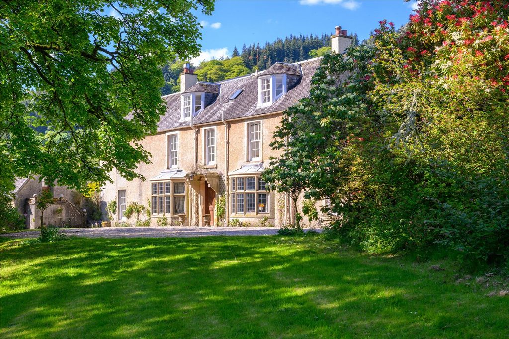 6 bed detached house for saleAncaster Square, Callander, Stirlingshire FK17
