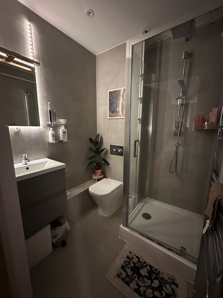 Room in a Shared Flat, North End Road, SW6, N1 7GU
