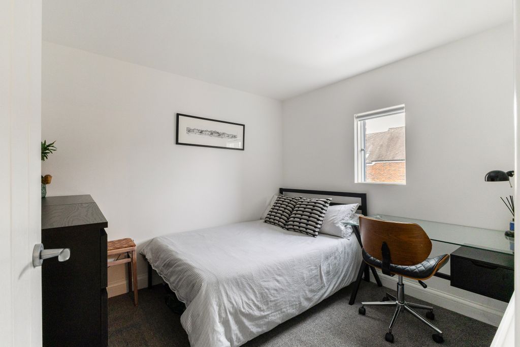 Additional image 10 of 2 bed flat for saleBewick Mews, Hungerford RG17