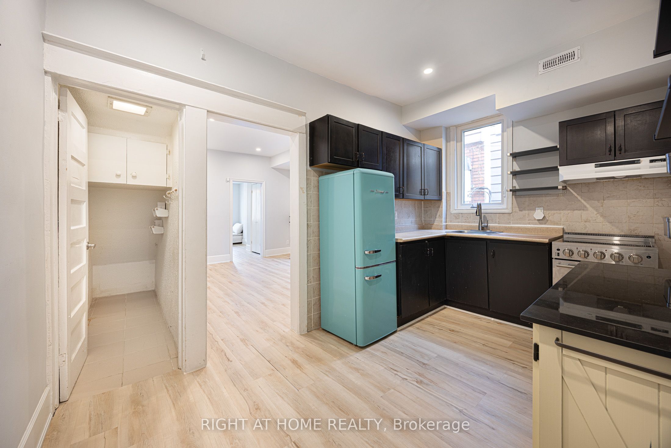 Additional image 4 of Main Floor-281 Osler Street, Toronto, ON, M6N 2Z3