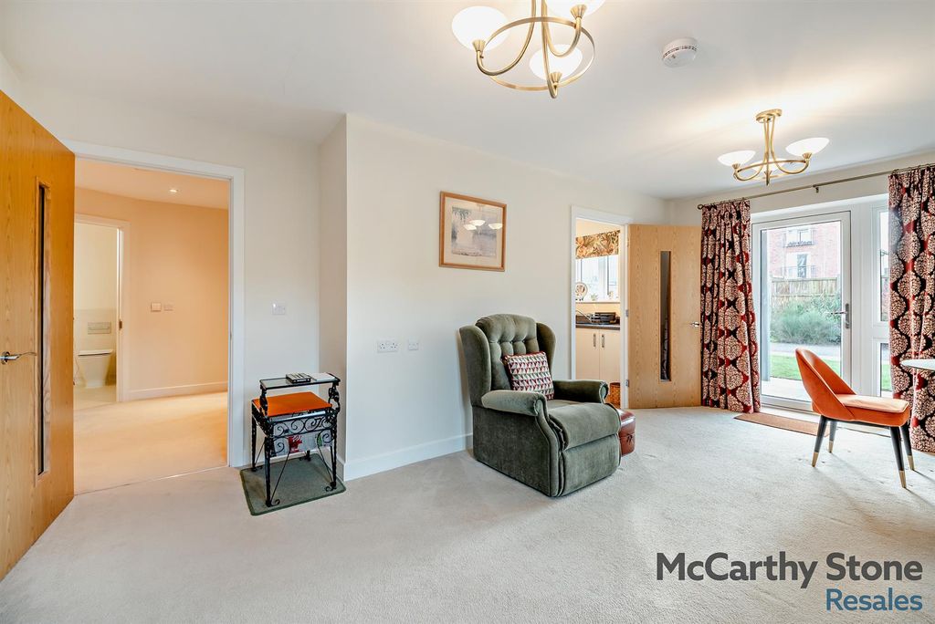 Additional image 30 of 2 bed flat for saleThe Moors, Thatcham RG19