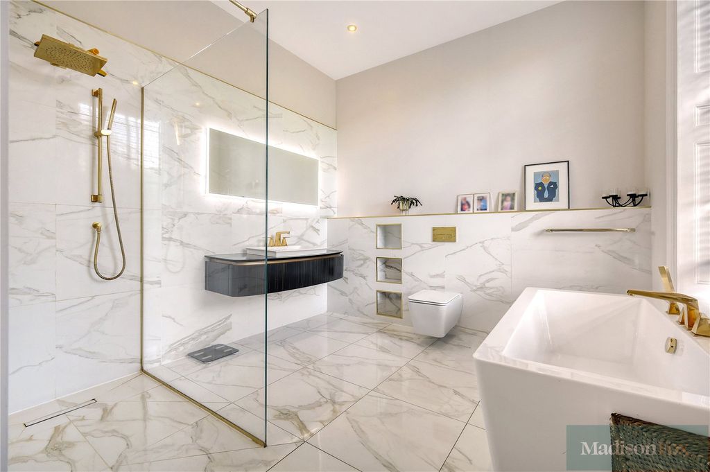Additional image 23 of 4 bed flat for saleClaybury Hall, Regents Drive, Woodford Green IG8
