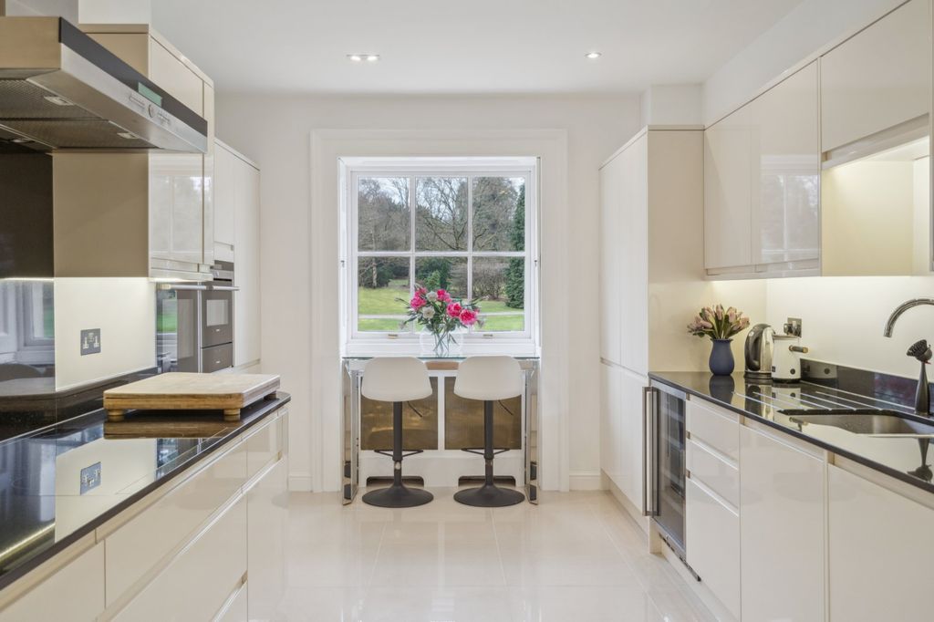 Additional image 3 of 3 bed flat for saleMissenden Road, Amersham, Buckinghamshire HP7