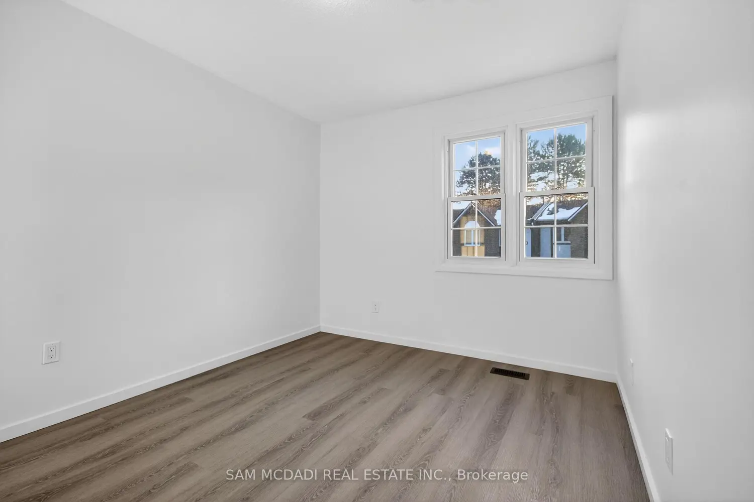 Additional image 11 of 2120 Rathburn Road 43