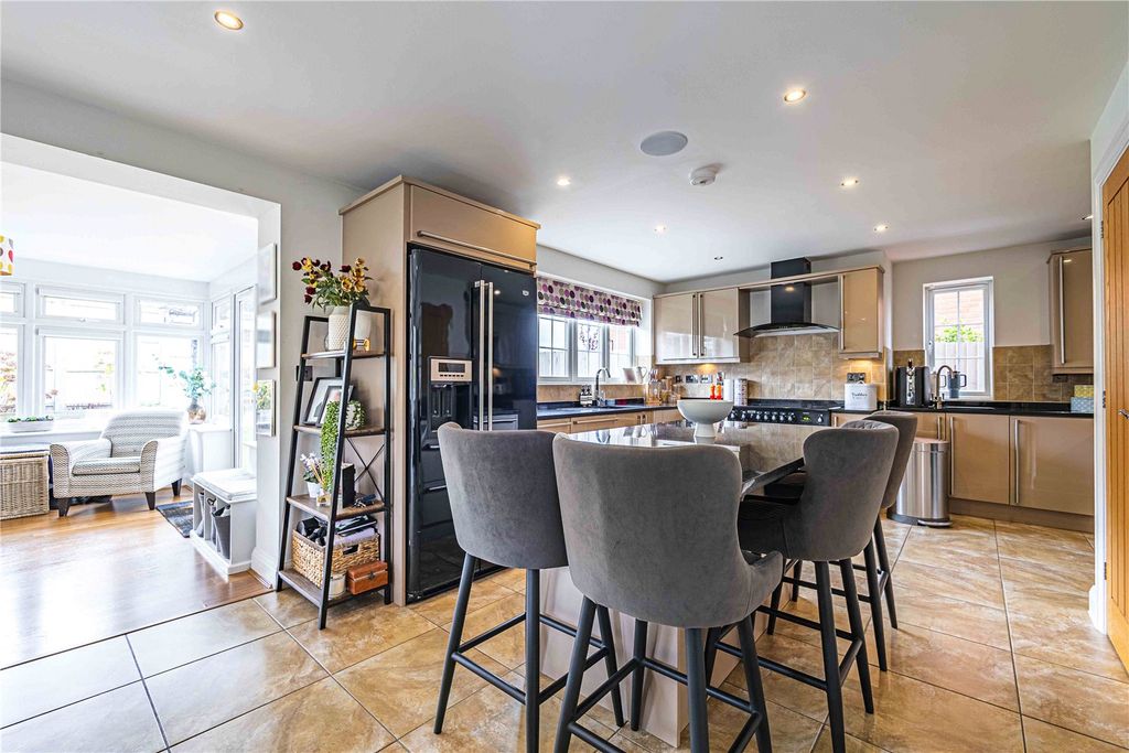 Additional image 18 of 4 bed detached house for saleDunstable Road, Caddington, Central Bedfordshire LU1