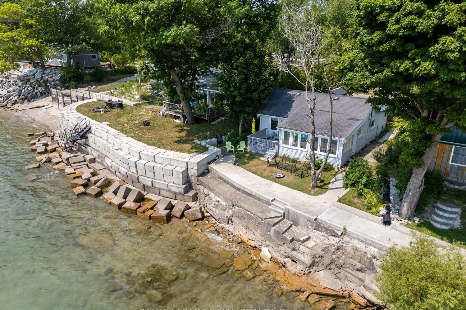 Additional image 3 of 2110 Lakeshore Road
