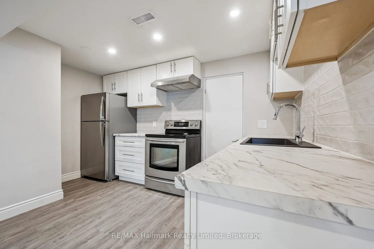 Additional image 15 of 474 College Avenue