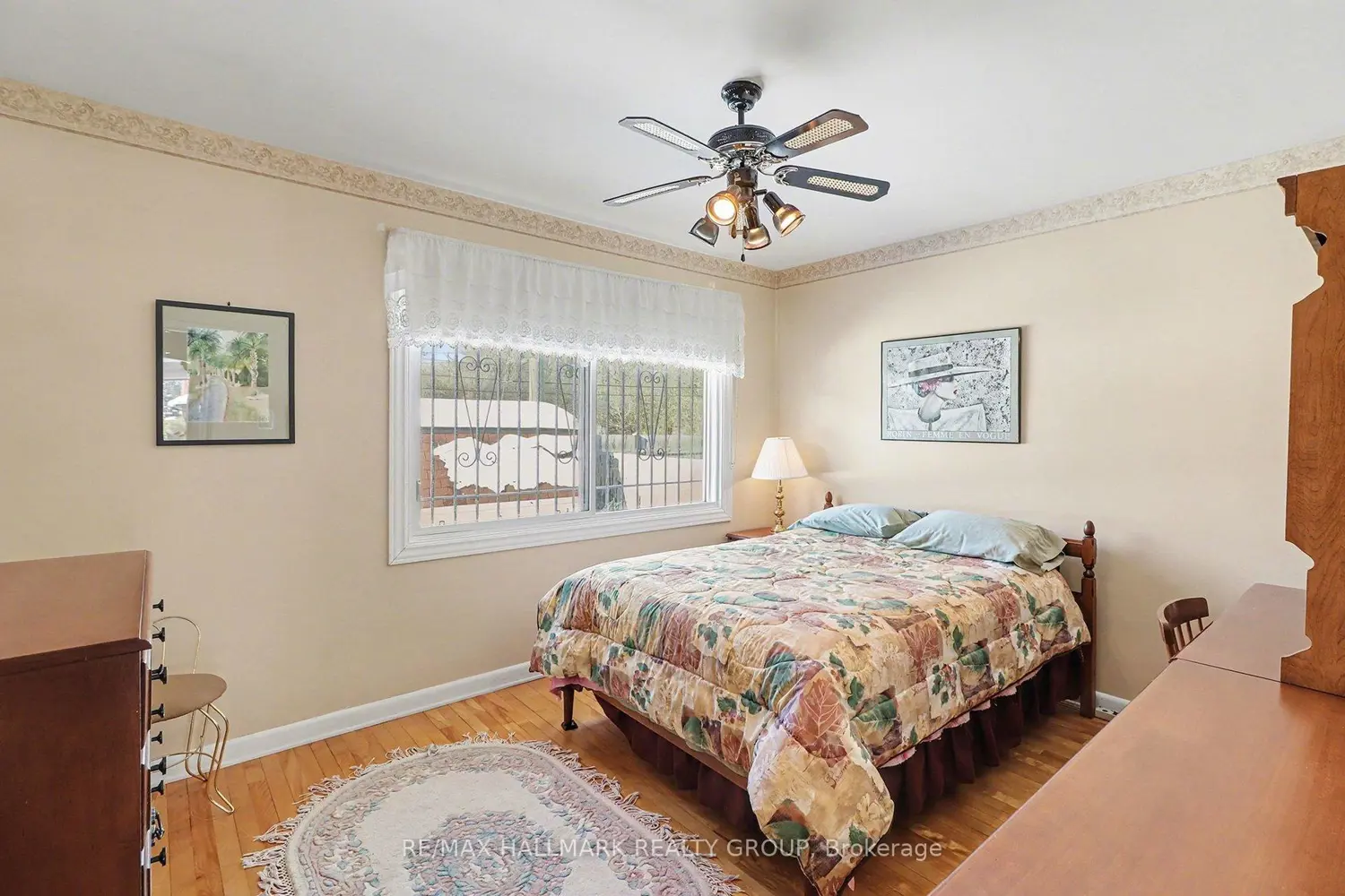 Additional image 9 of 2004 Dorval Avenue