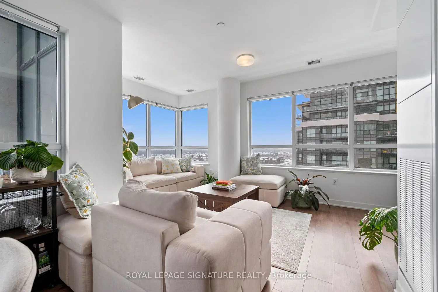 Additional image 8 of 395 Dundas Street 716