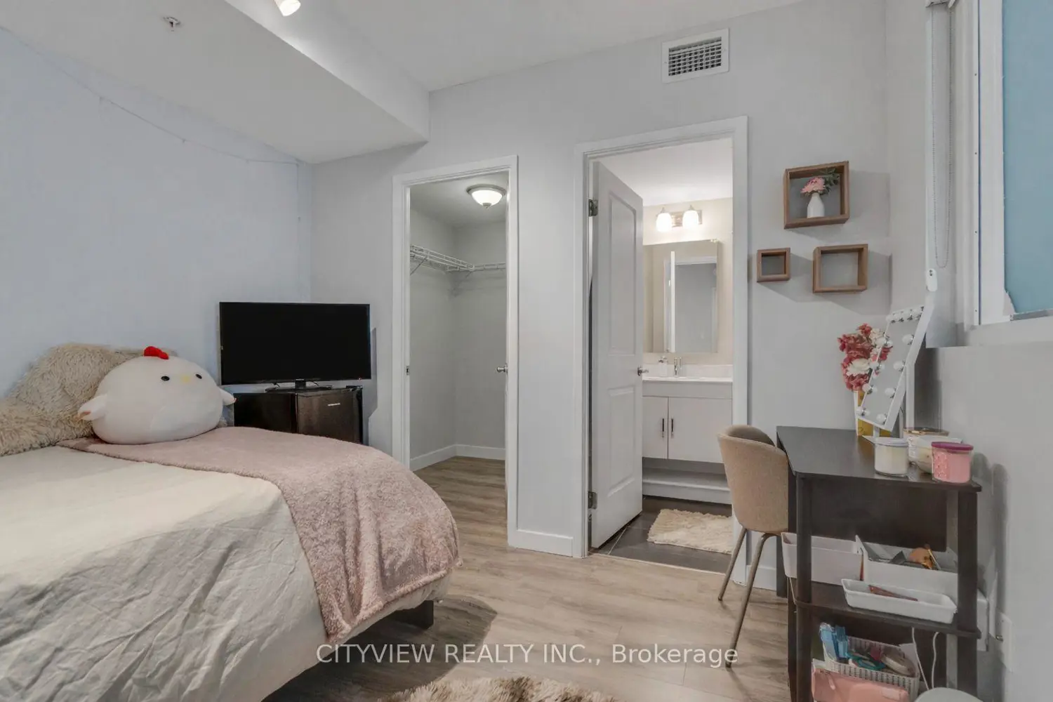 Additional image 14 of 1291 Gordon Street 414