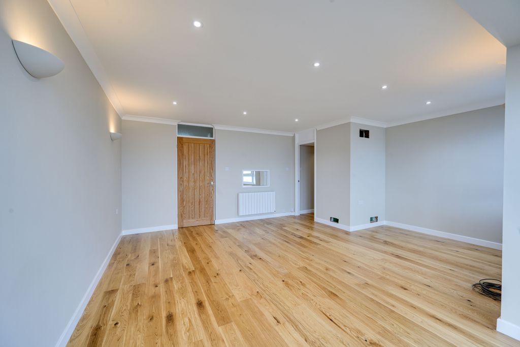 Additional image 6 of 2 bed flat for saleWolsey Court, Felixstowe IP11