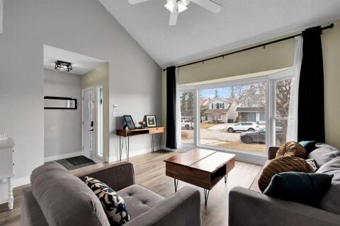 Additional image 8 of 44 Strathclair Rise SW, Calgary, AB, T3H 1G4