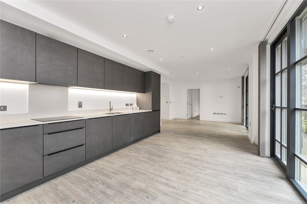 3 bed flat for saleTuring Way, Cambridge, Cambridgeshire CB3 photo 3