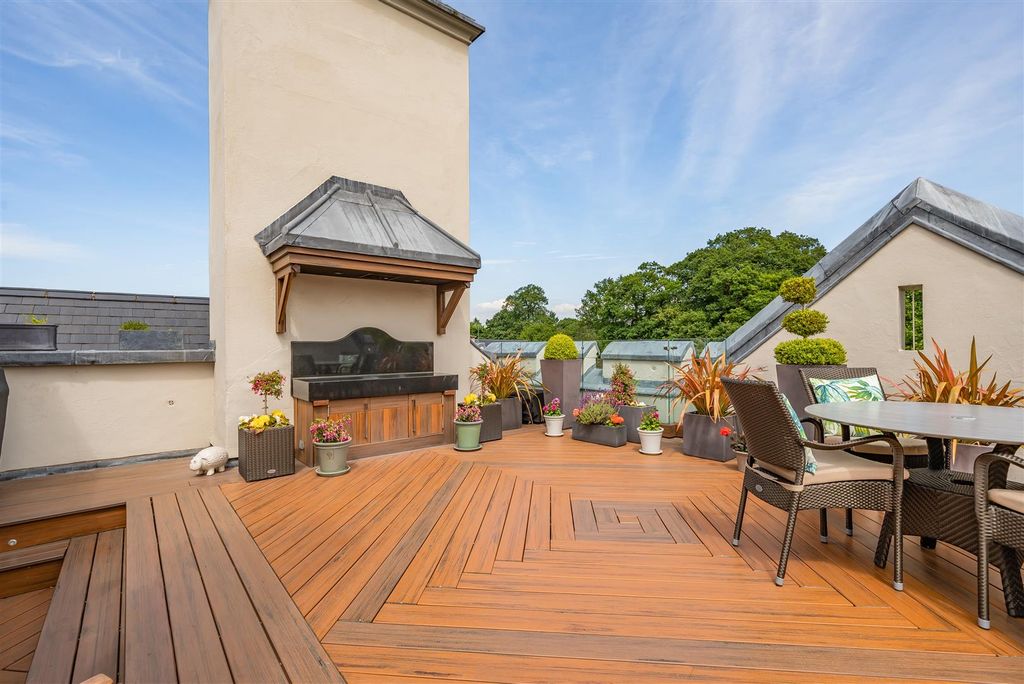 Additional image 13 of 3 bed flat for saleWoodland Way, Kingswood KT20