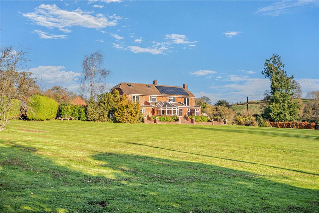5 bed detached house for saleFox's Lane, Kingsclere, Newbury, Hampshire RG20