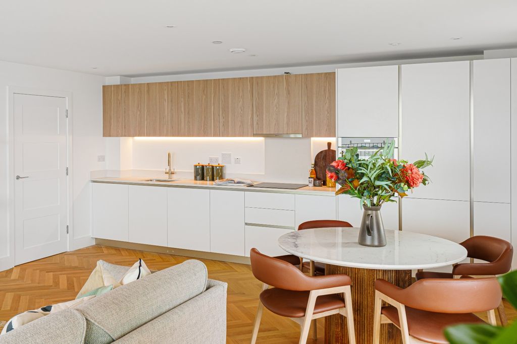 Additional image 5 of 2 bed flat for saleArgentum, 239-243 Kingsway, Hove BN3
