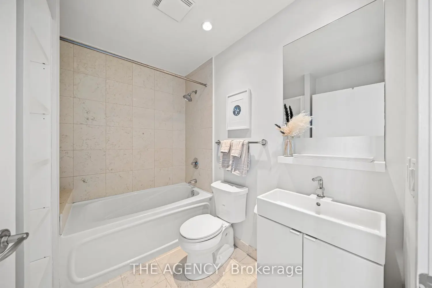 Additional image 10 of 208 Queens Quay 3313