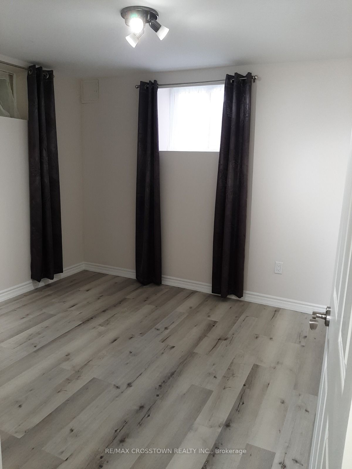 Additional image 3 of Lower-32 Ryan Court, Barrie, ON, L4M 6N7