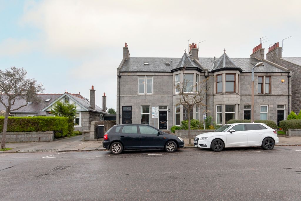 Additional image 5 of 4 bed flat for saleRichmondhill Place, Aberdeen AB15