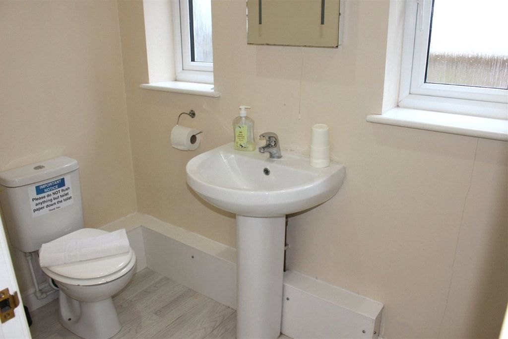 Additional image 6 of 2 bed flat for saleApt 1 (15) Coastal View, Pendine, Carmarthen SA33