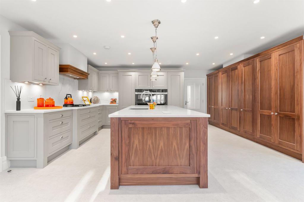 Additional image 11 of 6 bed detached house for saleBradgate Road, Bowdon WA14