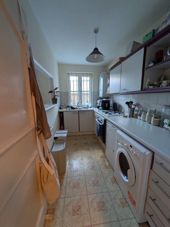 Additional image 3 of 2 Bed Flat, Hackney Road, E2, N1 7GU