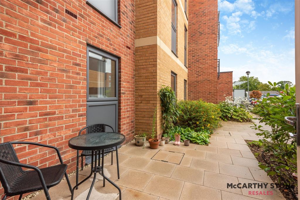 Additional image 6 of 1 bed flat for saleThe Moors, Thatcham RG19