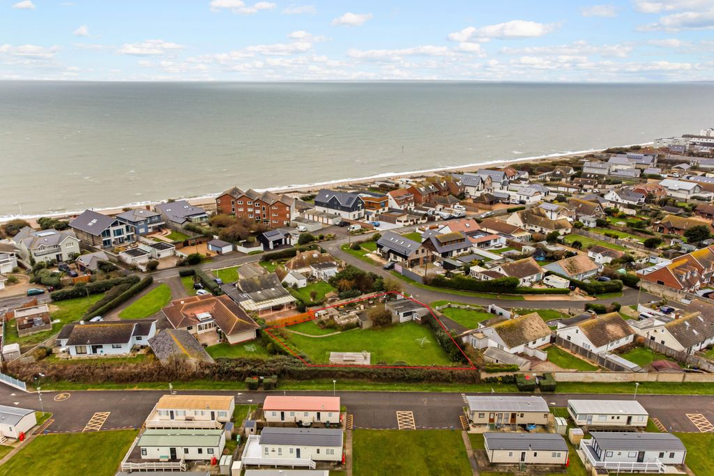 Land for saleEast Bracklesham Drive, Chichester PO20