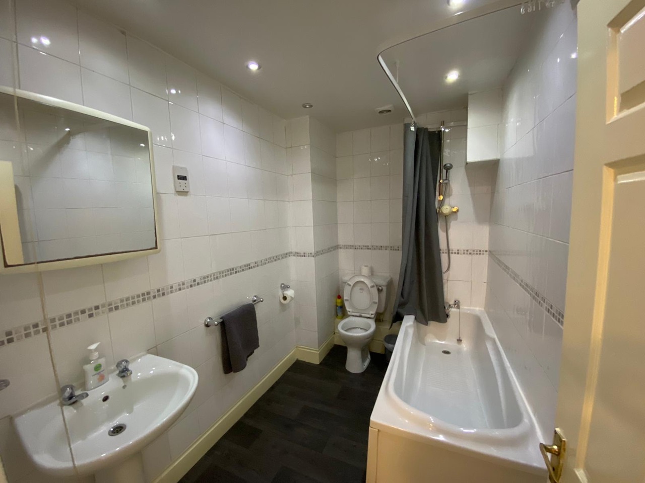 Additional image 9 of 2 Bed Flat, Chatsworth House, LS2, N1 7GU