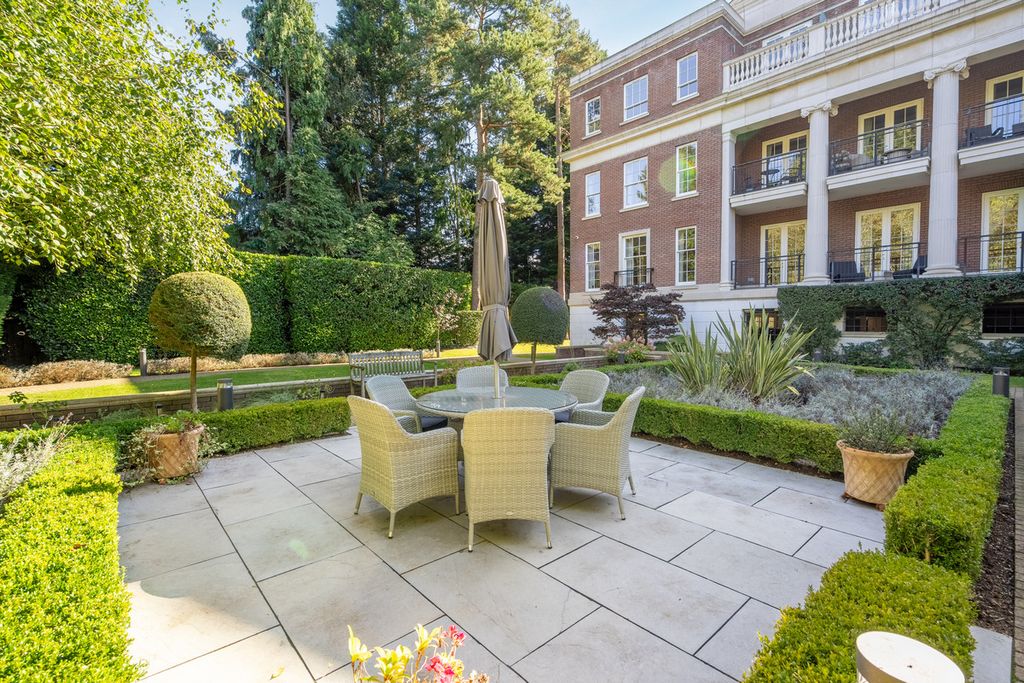 Additional image 13 of 3 bed flat for saleEsher Park Avenue, Esher KT10