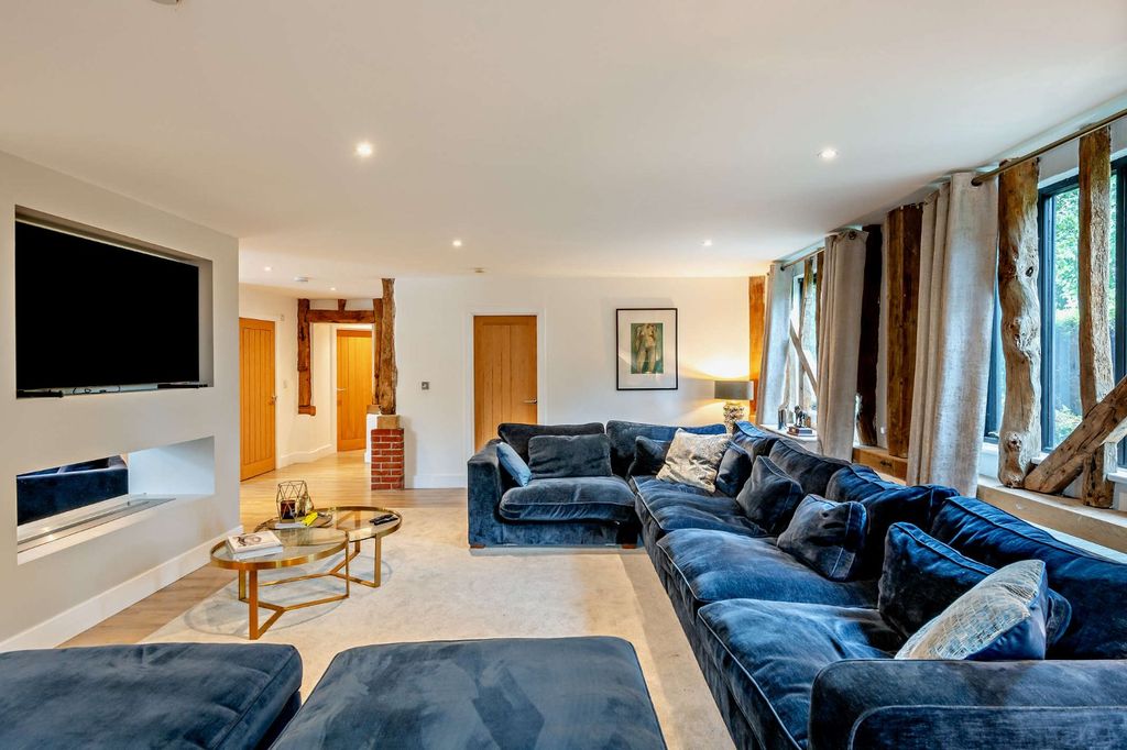 6 bed barn conversion for saleLamberts Lane, Rushmere St. Andrew, Ipswich, Suffolk IP5 photo 2