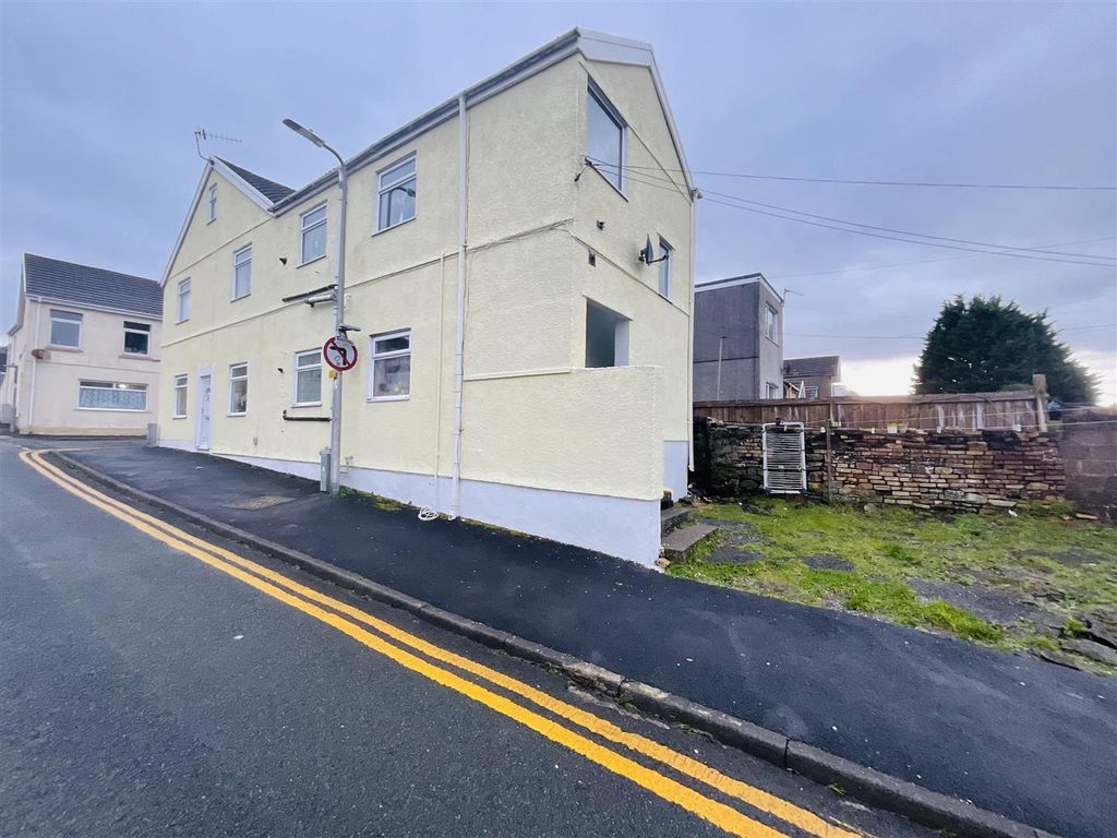 Additional image 15 of 3 bed flat for saleGilbert Road, Llanelli SA15