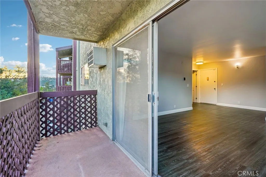 Additional image 5 of 5830 Benner Street Unit 208, Los Angeles, CA 90042