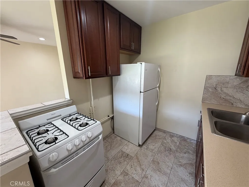 Additional image 8 of 2227 E Westport Dr Unit 2, Anaheim, CA 92806