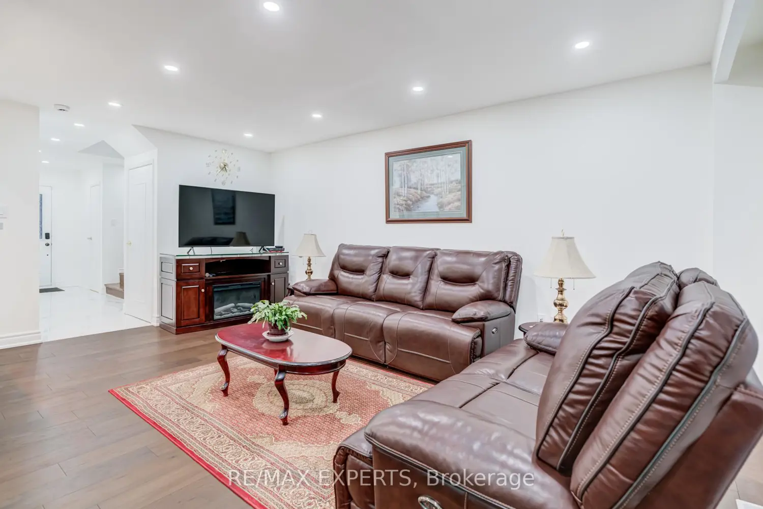 10 Knightsbridge Way photo 4