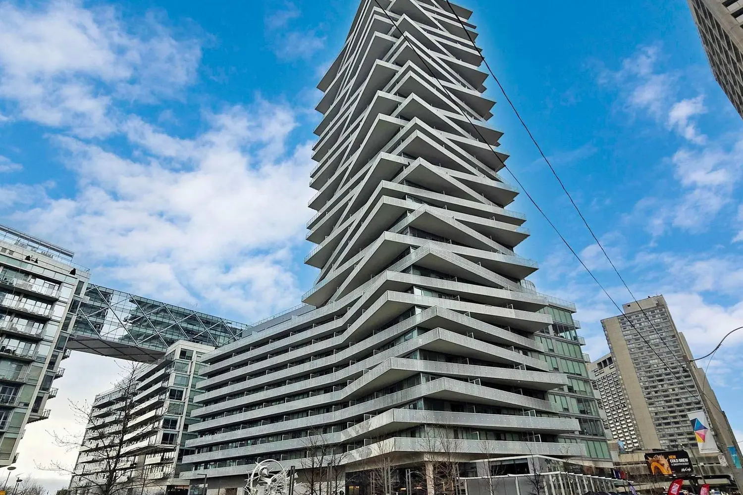 15 Queens Quay 1002