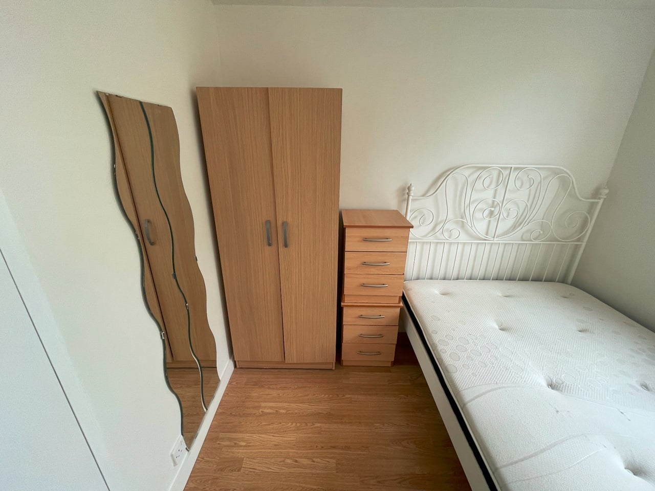 Additional image 5 of Room in a Shared House, Blomfield Court, SW11, SW11 3TL