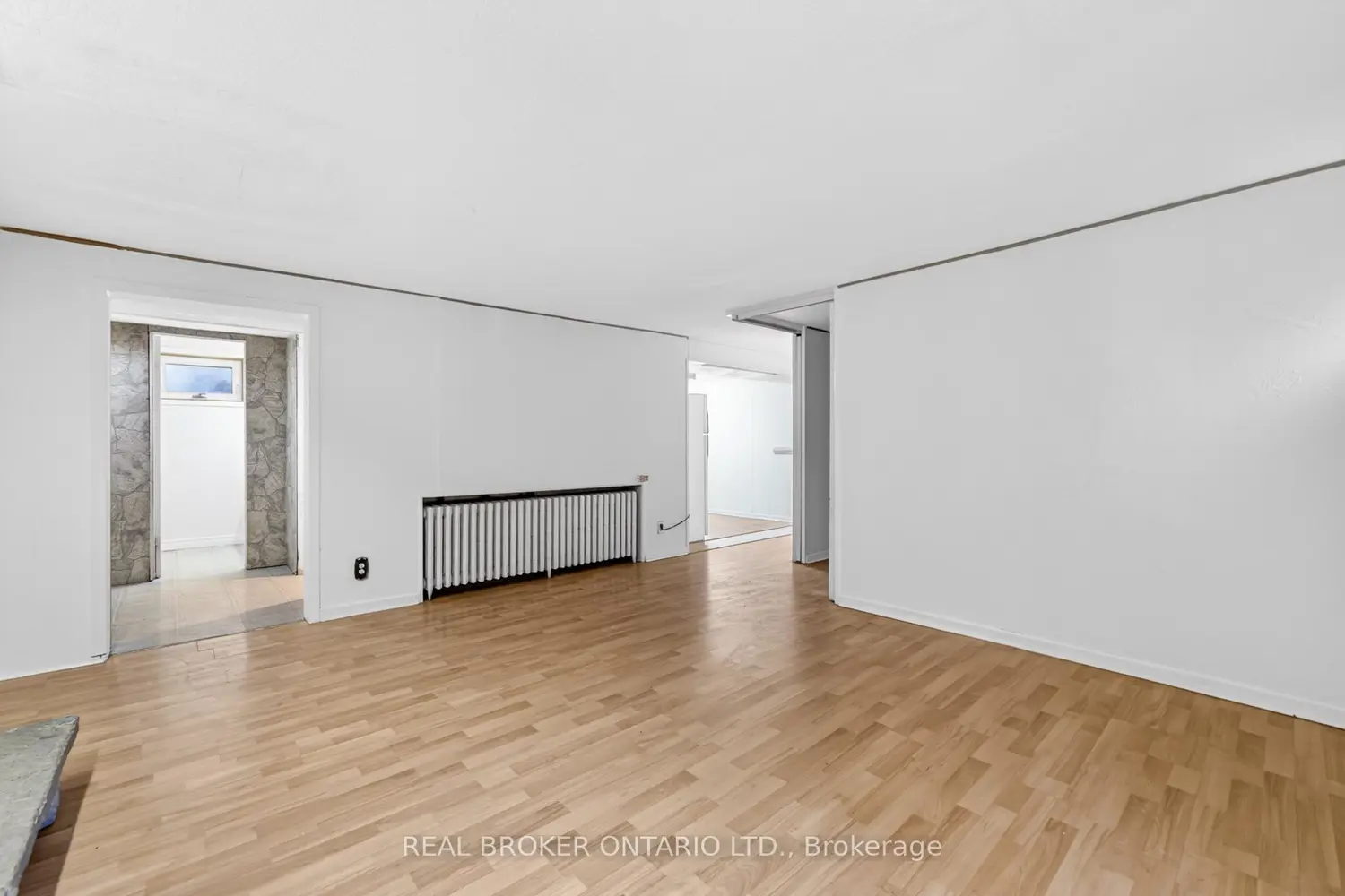 Additional image 16 of 2585 Lakeshore Boulevard