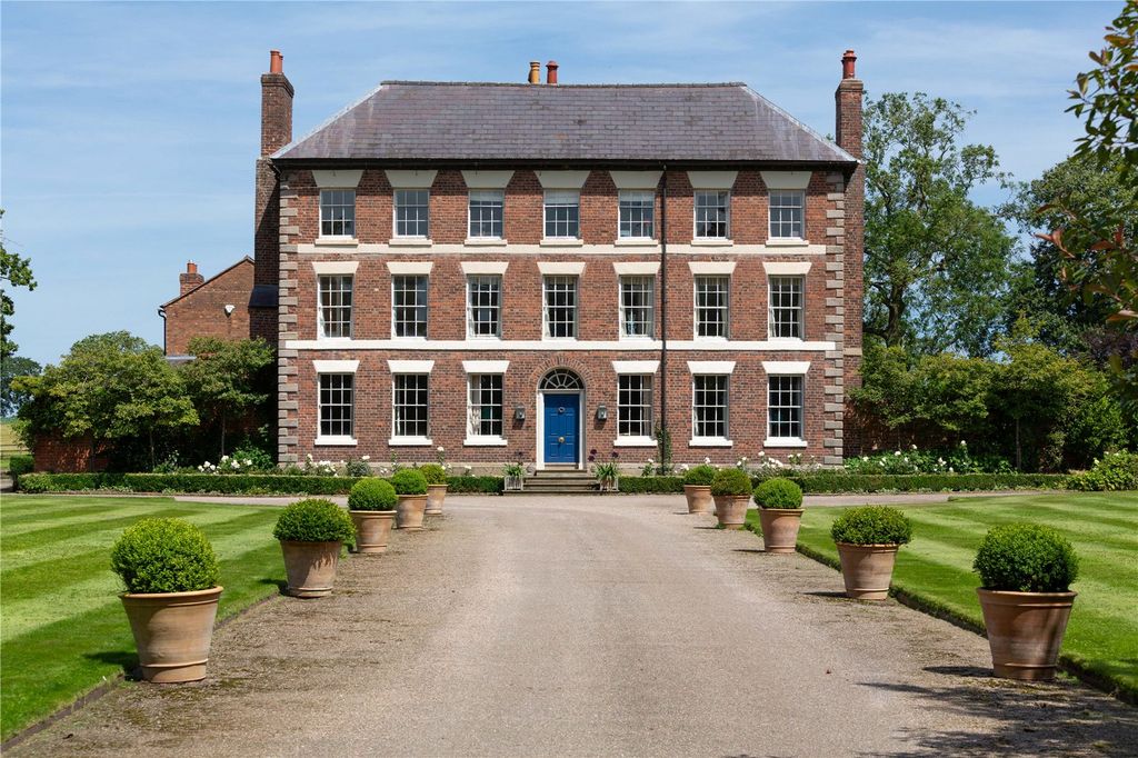 8 bed equestrian for saleBulkeley, Cheshire SY14