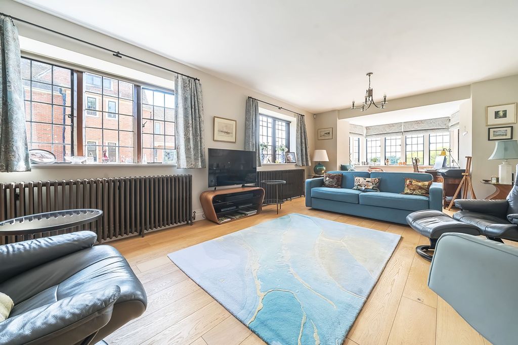 Additional image 4 of 2 bed flat for saleKings Drive, Midhurst GU29