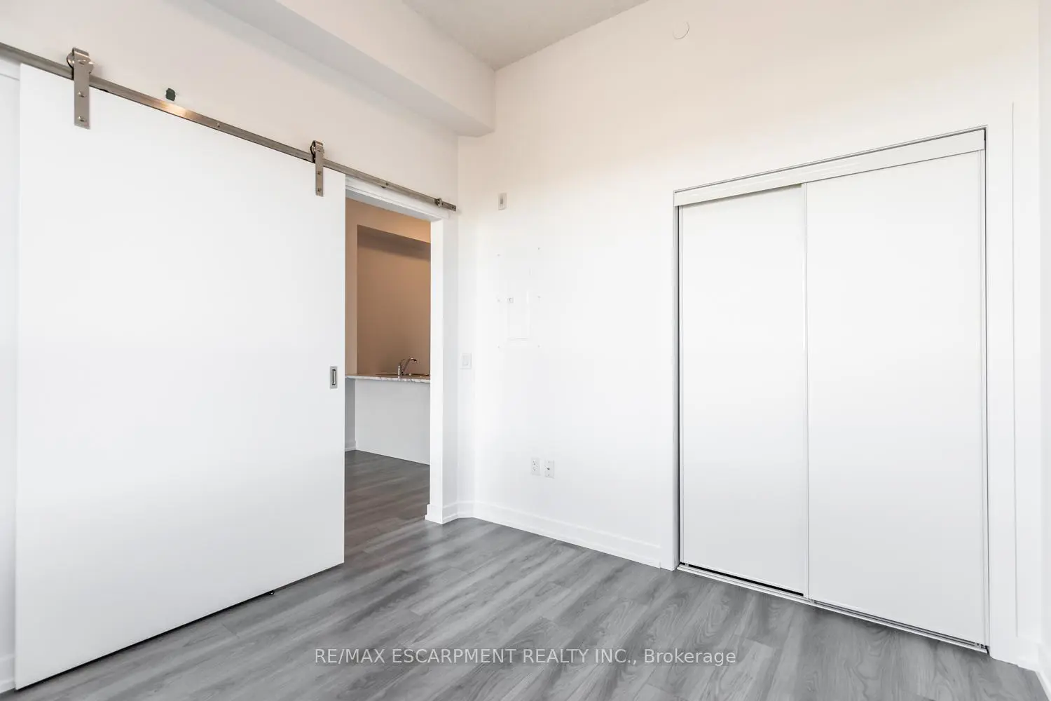 Additional image 15 of 5055 Greenlane Road 611