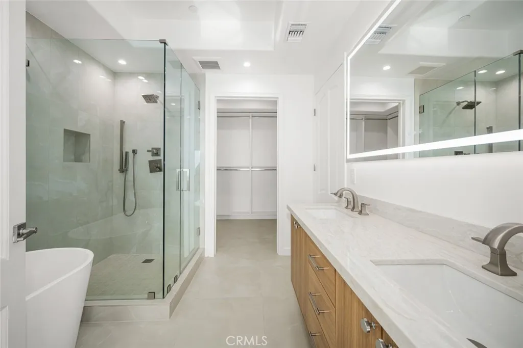 Additional image 83 of 1724 Bluff Pl, Long Beach, CA 90802