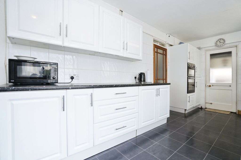 Additional image 6 of 3 bed semi-detached house for saleAshcroft Road, Luton LU2