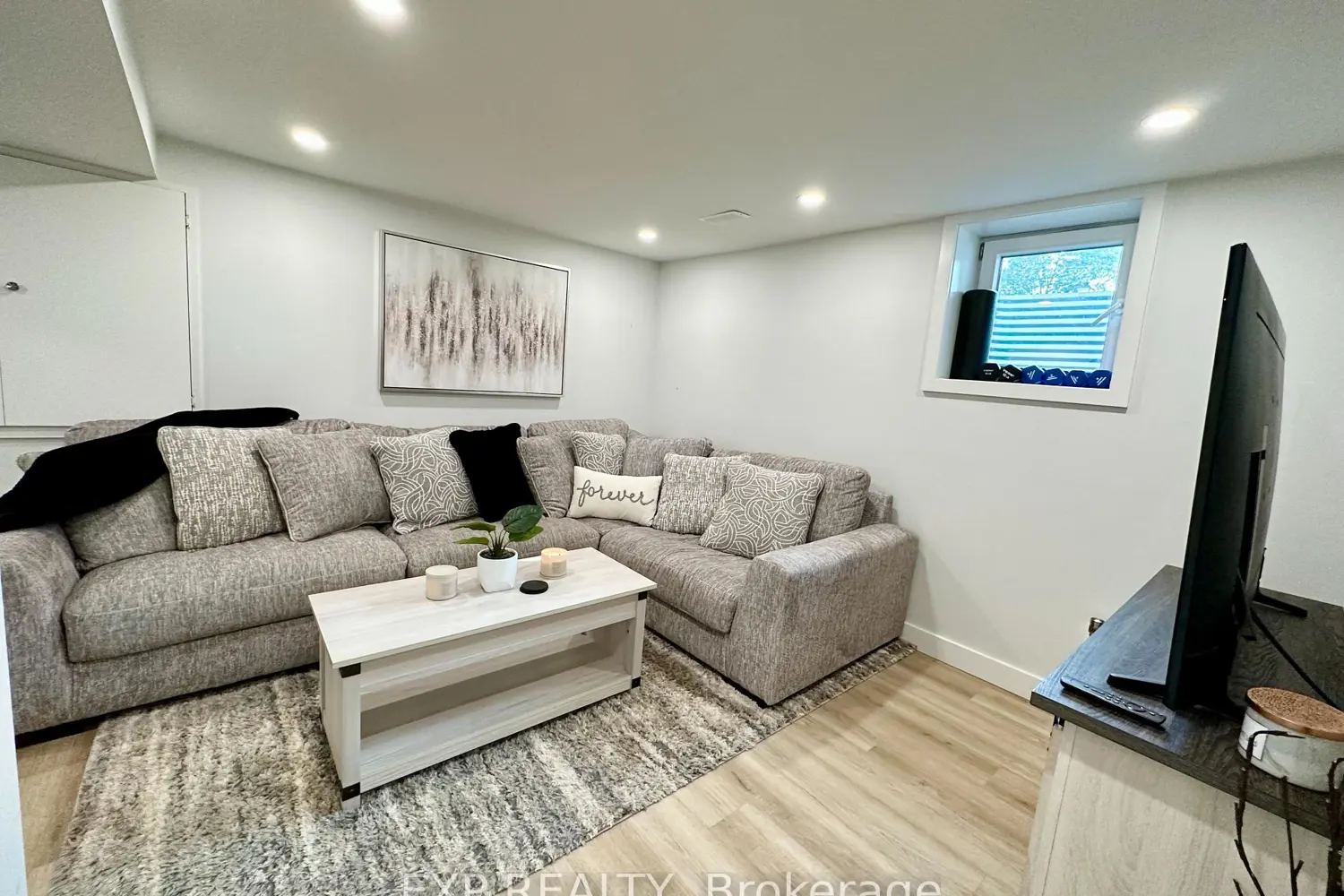 Additional image 11 of 44 Sherry Lane