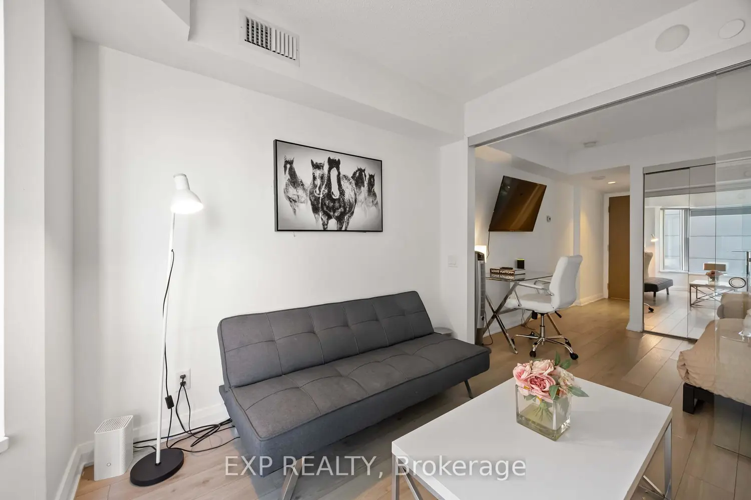 Additional image 14 of 155 Yorkville Avenue 1106