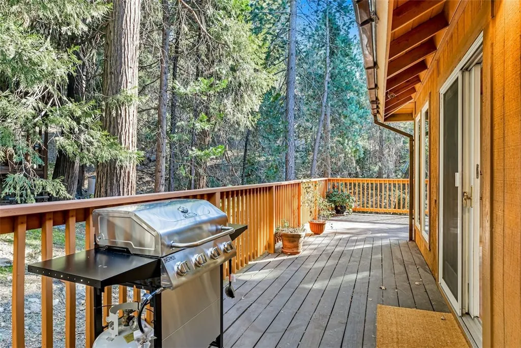 Additional image 17 of 1069 Berne Drive, Crestline, CA 92325