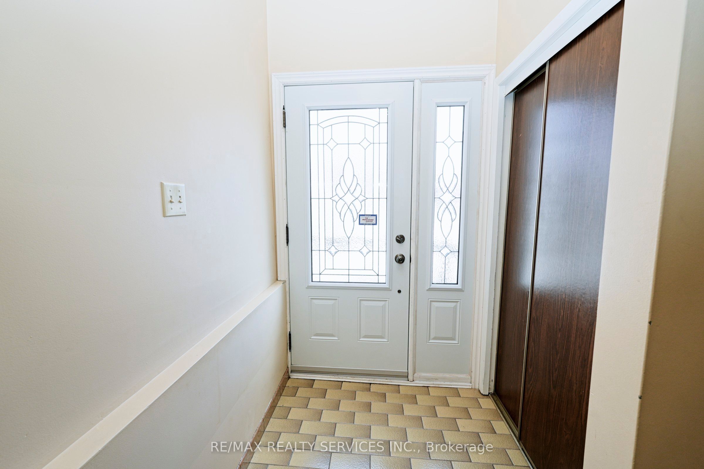 Additional image 5 of 8 Cheryl Court, Brampton, ON, L6V 3C2